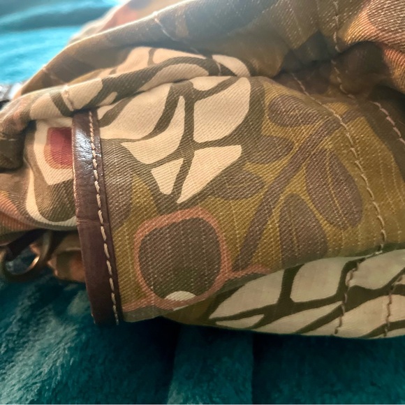 Fossil Camouflage Floral Tote Bag - Picture 10 of 12